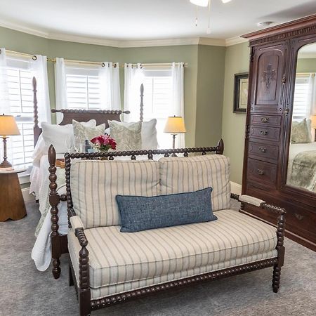 White Doe Inn Bed & Breakfast Manteo Exterior photo