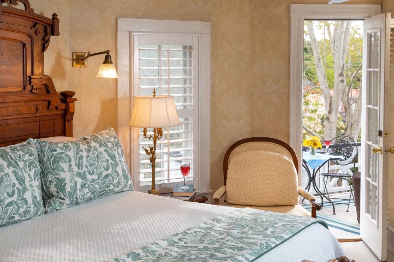 White Doe Inn Bed & Breakfast Manteo Exterior photo