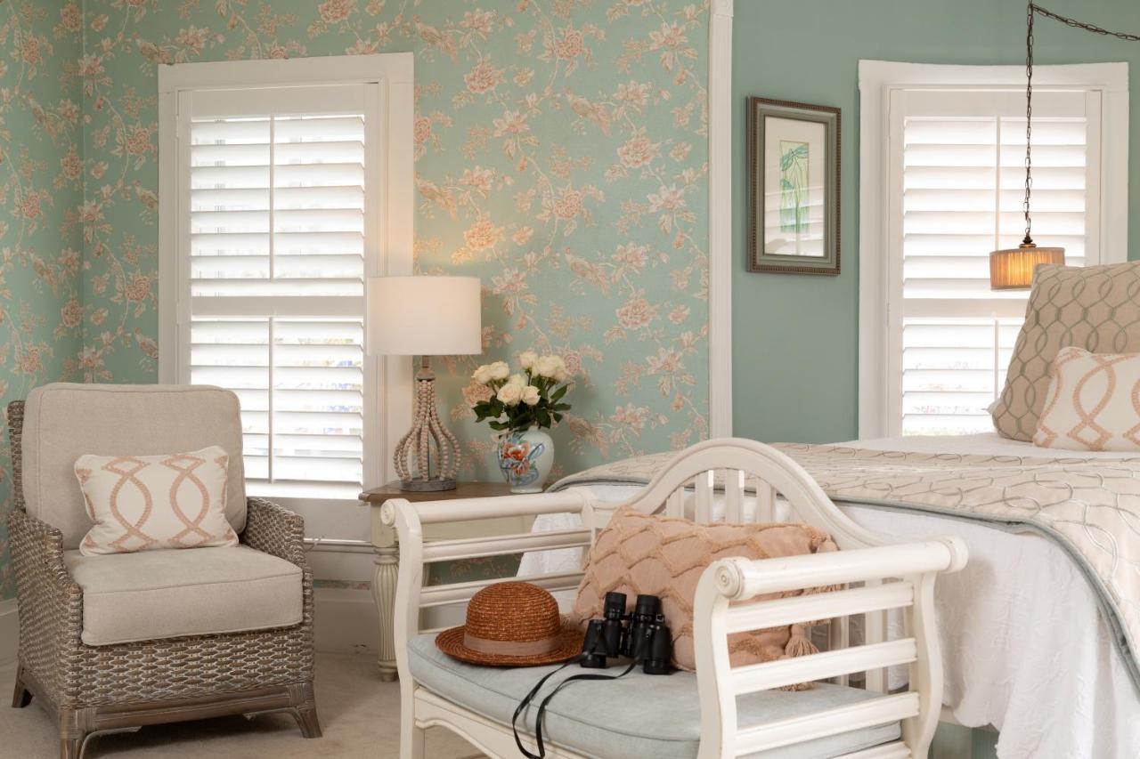 White Doe Inn Bed & Breakfast Manteo Exterior photo