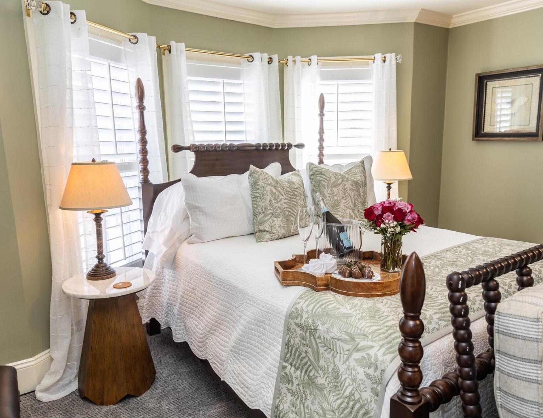 White Doe Inn Bed & Breakfast Manteo Exterior photo