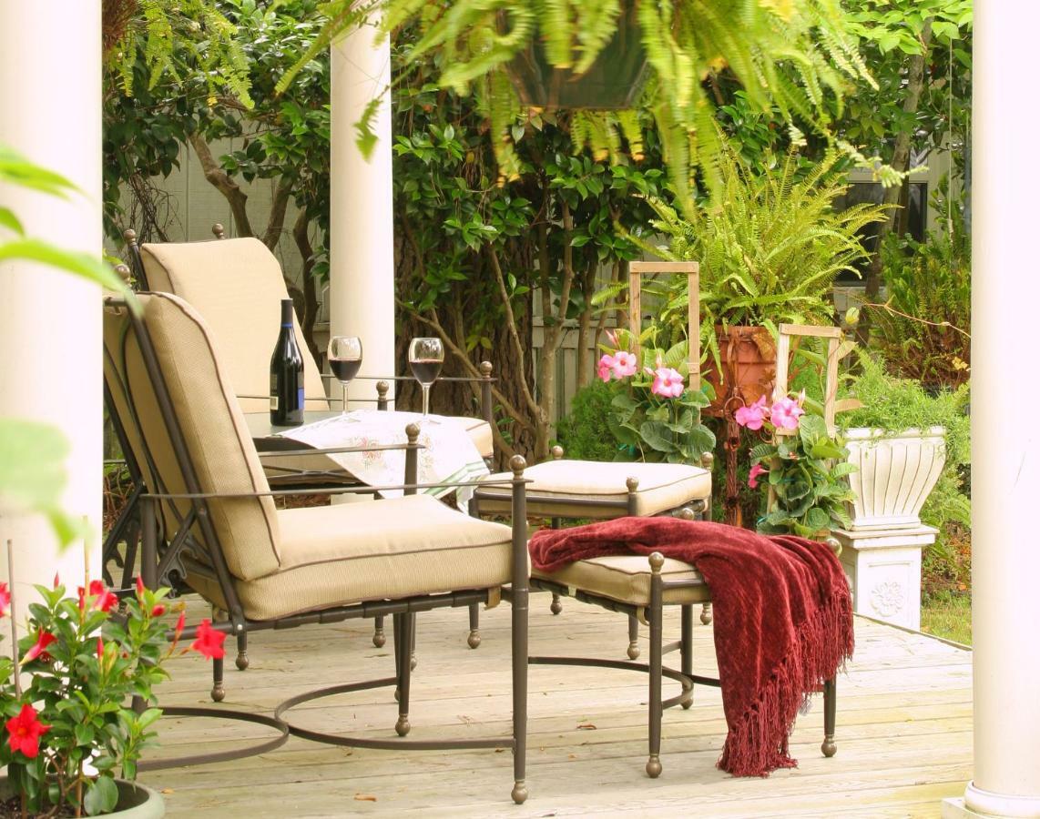White Doe Inn Bed & Breakfast Manteo Exterior photo
